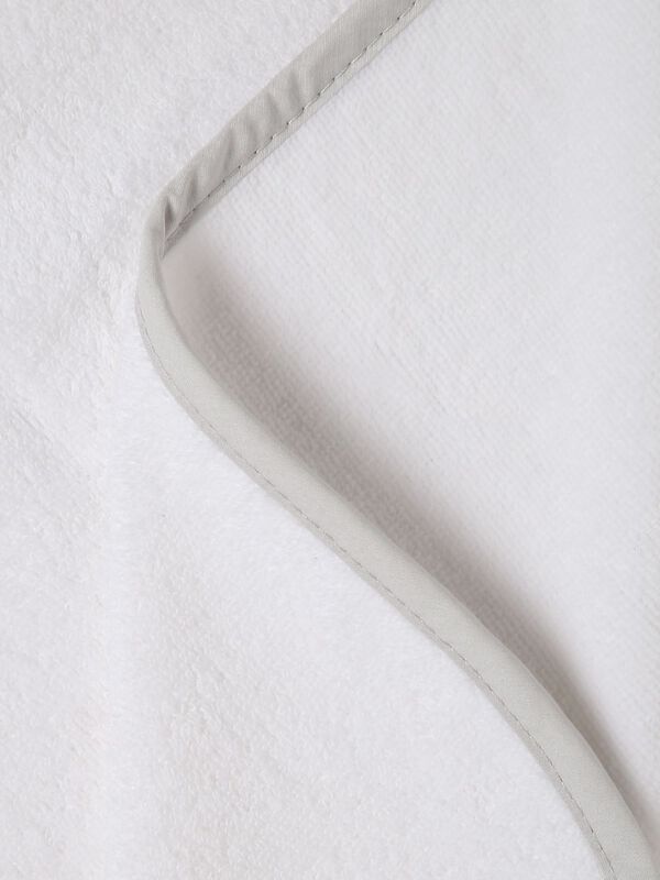 White and Grey Hooded Bath Towel image number null